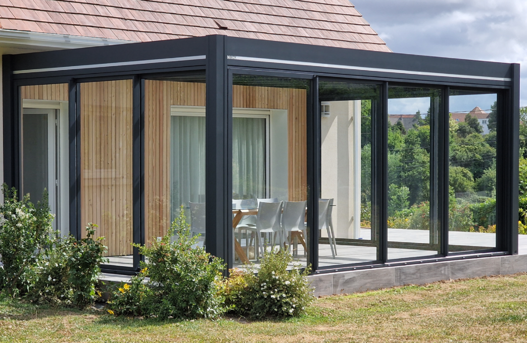 Fabrication de pergolas à toit fixe pour maison et villa au Luxembourg