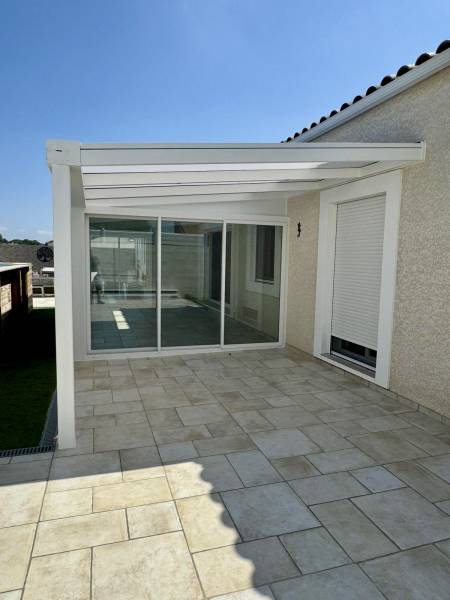 Abri de terrasse - protection sur mesure à Esch sur Alzette au Luxembourg