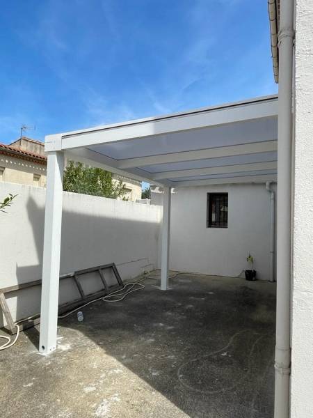 Abriter une terrasse : Auvent en aluminium et sur mesure à Dudelange