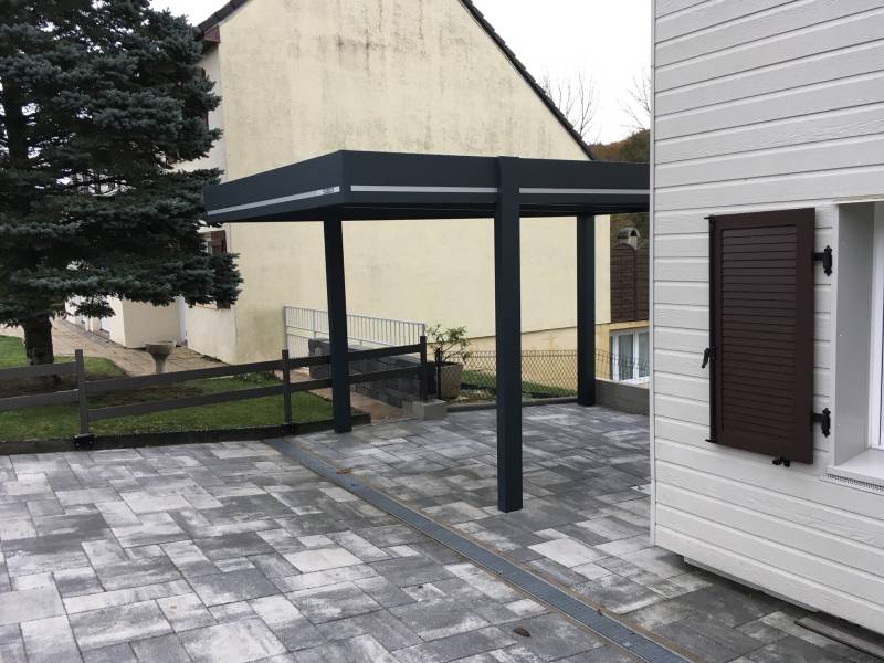 Installation eines Aluminium-Carports in Esch-sur-Alzette Luxemburg