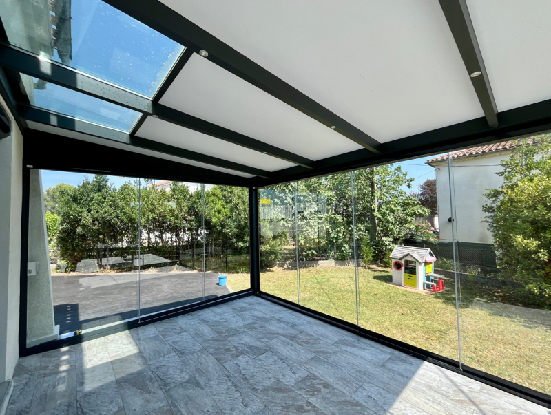 Auvent de terrasse en aluminium sur mesure à Dudelange au Luxembourg