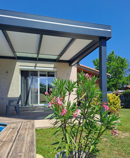 Montage einer wandelbaren Aluminium-Pergola in Dudelange Luxemburg