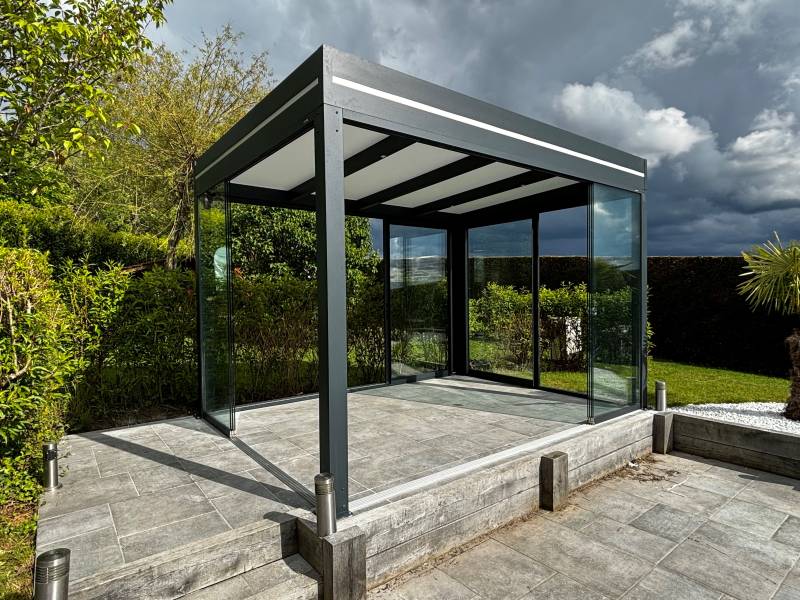 Pergola design et moderne à Strassen totalement personnalisable et en aluminium