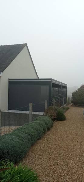 Terrasse Abritée avec Stores à Diekirch