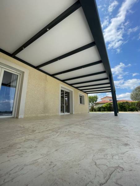 Elegantes Aluminium-Markise zur Verschönerung Ihrer Terrasse in Luxemburg