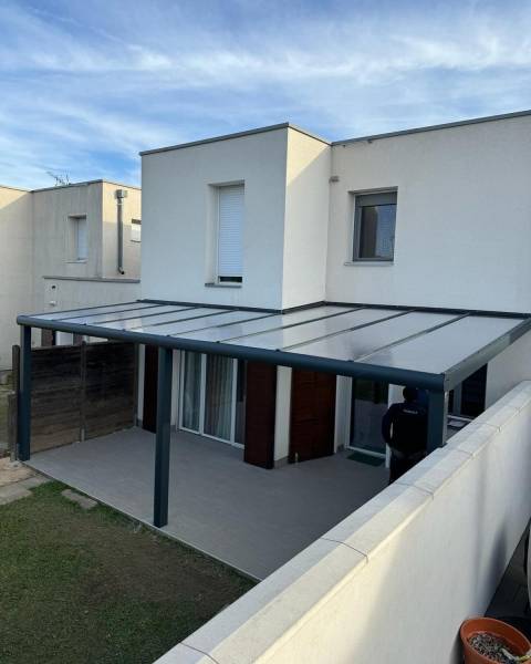 Faire installer un auvent pour couvrir grande terrasse à Dudelange au Luxembourg